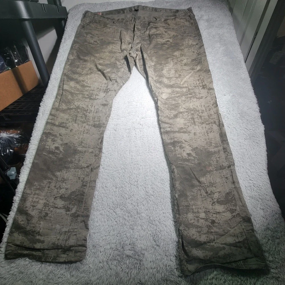 TRUE RELIGION Jeans Men's Size 42 Gray Tye Dye Camo Look Button Fly Lightweight